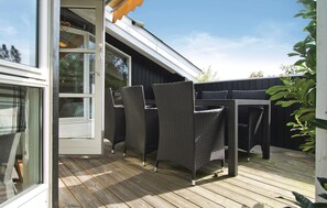 Outdoor dining - 4 bedroom nice home in Otterup (Otterup)