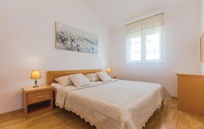 2 Schlafzimmer, Reisekinderbett, kostenloses WLAN, Bettwäsche
