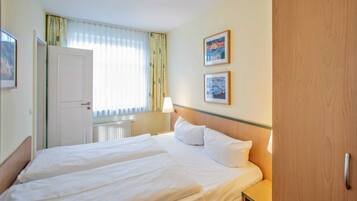 1 bedroom, in-room safe, WiFi, bed sheets
