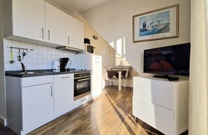 Kühlschrank, Mikrowelle, Geschirrspüler, Gefrierschrank