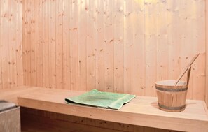 Sauna - Gorgeous home in Dronningmølle (Dronningmølle)