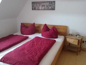 2 sovrum, resesäng, wi-fi och sängkläder