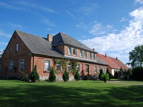 03 Ferienwohnung Rügen mit Kamin - Ferienwohnungen im Gutshaus Gnies