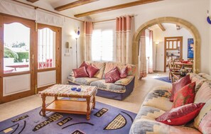 TV, fireplace - Stunning home in Jávea (Jávea)