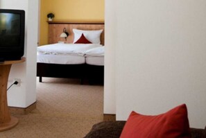 1 bedroom, WiFi, bed sheets - Studios Berghaus - single occupancy - Der Westerhof - Hotel in Tegernsee (Tegernsee)