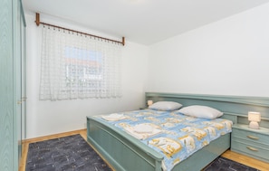 2 habitaciones, cuna de viaje, wifi gratis y ropa de cama 