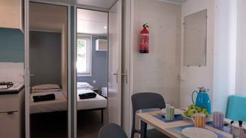 3 Schlafzimmer, Reisekinderbett