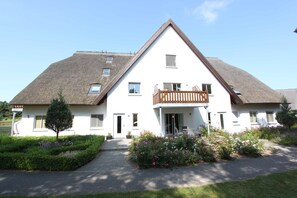 Unclassified image, 2 of 16, button