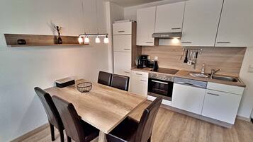 Kühlschrank, Ofen, Geschirrspüler