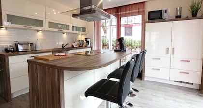 Villa Gina Whg 02 mit Balkon (Süd-Ost) - Villa Gina mit 2 exklusiven Wohnungen