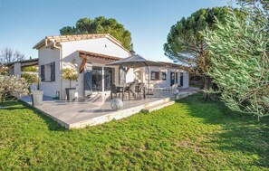 Outdoor dining - Nice home in Peymeinade (Peymeinade)