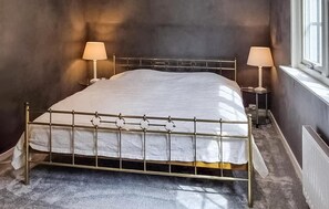 3 bedrooms, travel cot, free WiFi