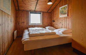 3 bedrooms, travel crib, free WiFi