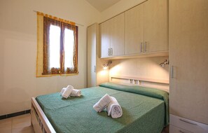 1 bedroom, WiFi, bed sheets