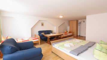 1 bedroom, travel cot, WiFi, bed sheets