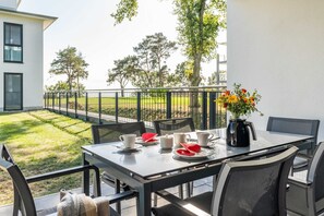 Unclassified image, 2 of 38, button