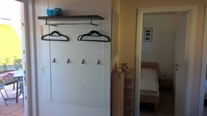 2 Schlafzimmer, Reisekinderbett