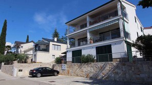 Exterior - Holiday apartment with air conditioning and sea view (Malinska)