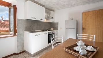 Frigorifero, piano cottura