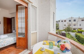 Outdoor dining - 3 bedroom pet friendly home in Tarquinia Lido (VT) (Tarquinia Lido (VT))