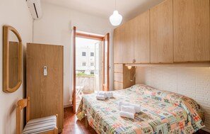 3 Schlafzimmer, Reisekinderbett, kostenloses WLAN, Bettwäsche
