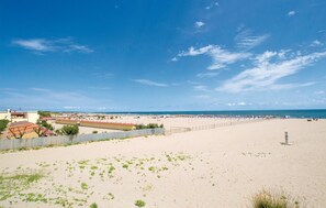 Plage à proximité, parasols, pêche sur place