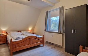 4 bedrooms, travel cot, free WiFi