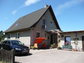 Unclassified image, 5 of 8, button