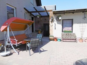 Unclassified image, 3 of 8, button