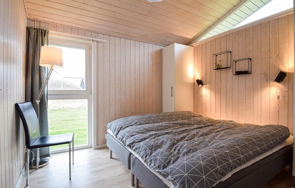 6 bedrooms, travel cot, free WiFi