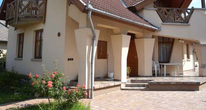 Holiday apartment in a quiet street yet close to the centre