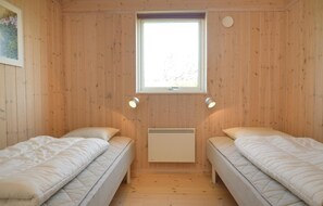 3 chambres, lit parapluie