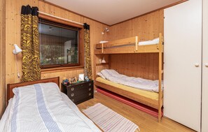 3 bedrooms, WiFi, bed sheets