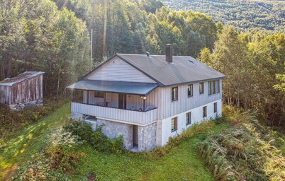 Beautiful home in Jostedal with kitchen