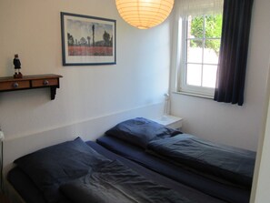 Unclassified image, 4 of 11, button