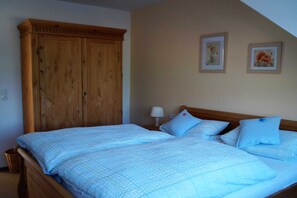 2 bedrooms, WiFi, bed sheets