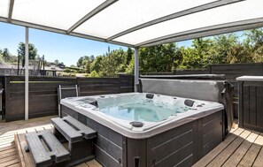 Outdoor spa tub - Beautiful home in Ebeltoft with WiFi (Ebeltoft)