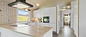 Beautiful home in Ebeltoft with WiFi