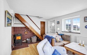 TV, caminetto, lettore DVD