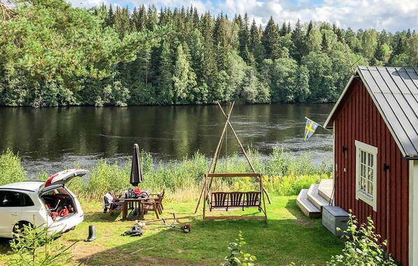 Outdoor dining - Lovely home in Råda with house sea view (Råda)
