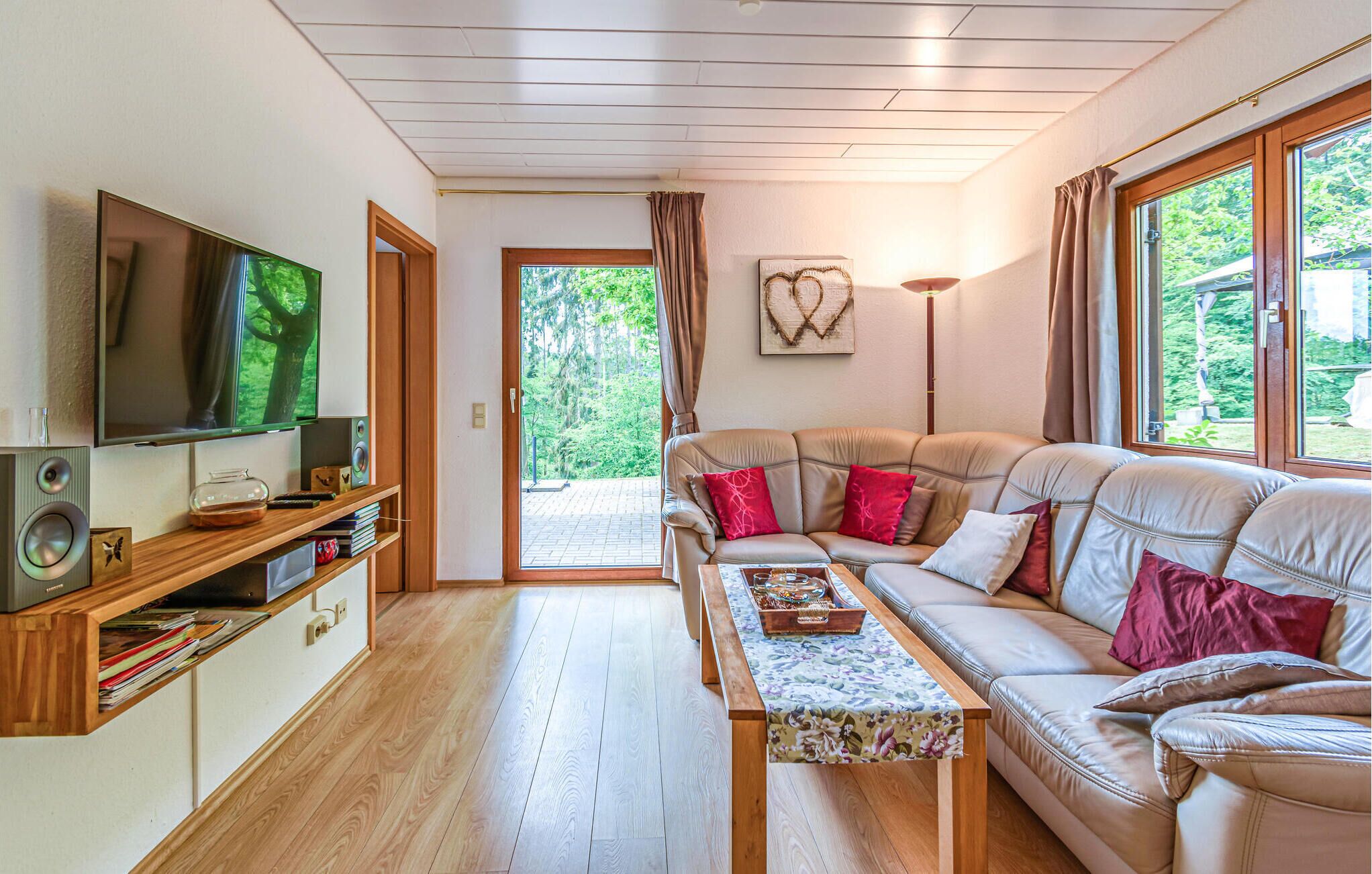 Télévision, lecteur de DVD, chaîne hi-fi