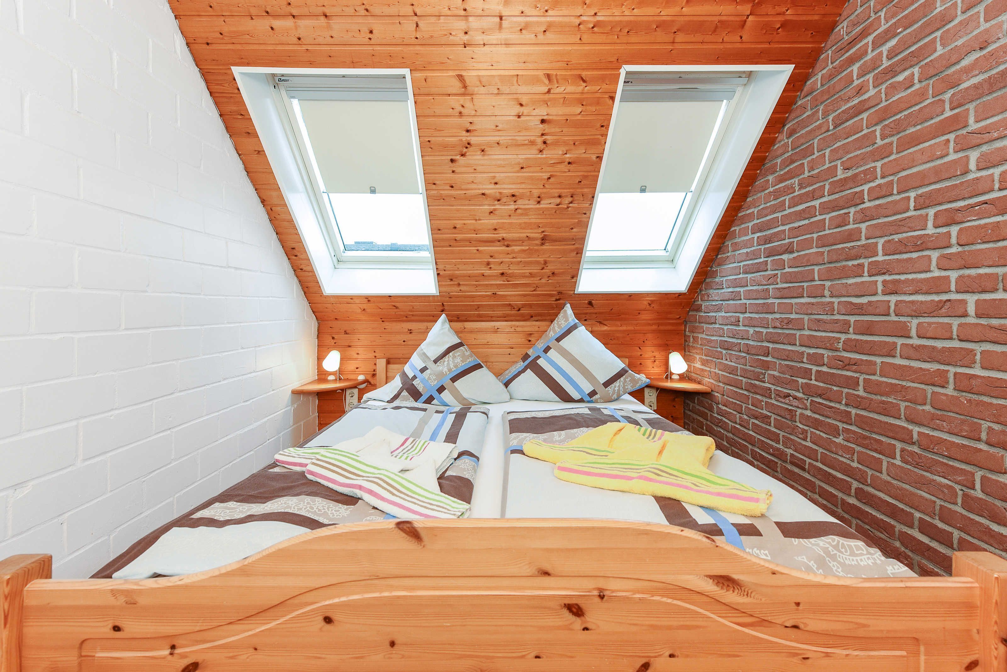 2 bedrooms, travel crib, WiFi