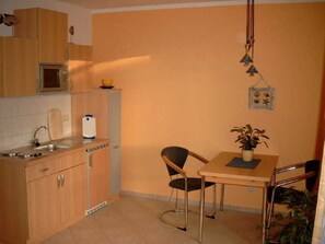 Fridge, microwave, dishwasher, coffee/tea maker