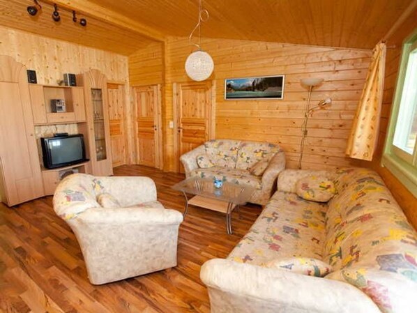 TV, fireplace - Holiday house Hanna am Bodden - Holiday home Hanna (Saal)