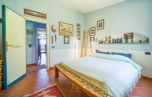 3 bedrooms, travel crib, free WiFi, bed sheets - Amazing home in Partinico (PA) (Partinico (PA))