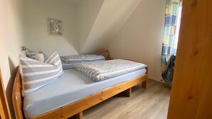 1 Schlafzimmer, Reisekinderbett, WLAN, Bettwäsche