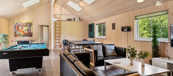 11 bedroom stunning home in Blåvand