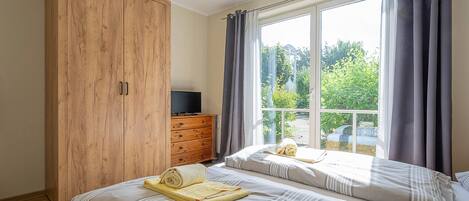 2 bedrooms, WiFi, bed sheets