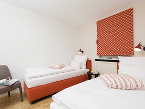 3 Schlafzimmer, Zimmersafe, Bügeleisen/Bügelbrett, Reisekinderbett