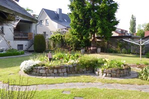 Property grounds - North Room - Pension Storchennest (Klausdorf)